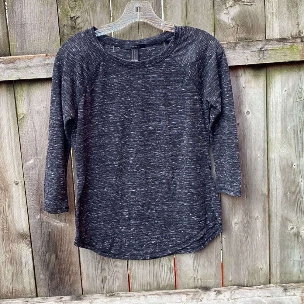 Forever 21 gray top sz. S